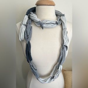Neck scarf never worn